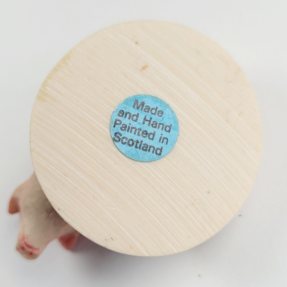 Mama Pig Feeding Piglets ~ Made & Hand Painted in Scotland - Picture 6 of 6